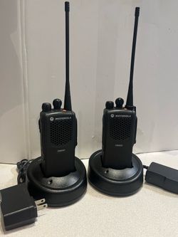Lot Of 2 Motorola PR860 UHF 4W 16CH Two Way Radios  EXCELLENT