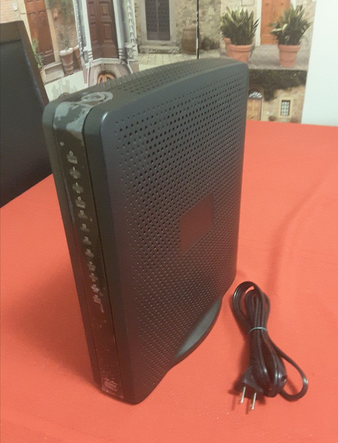 Cisco DPC3848VM Cable Modem/Wireless Dual Band Router, Docsis 3.0 / 24x8 Brand New.