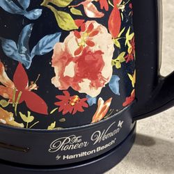 1.7 Liter The Pioneer Woman Fiona Floral Tea Kettle