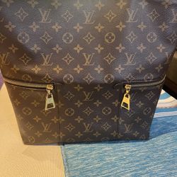 Louis Vuitton-Handbag