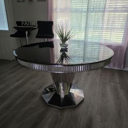 Dinning Table 