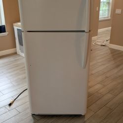 Frigidaire Refrigerator 