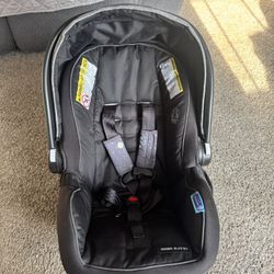 Graco Modes Infant Car seat And Base 