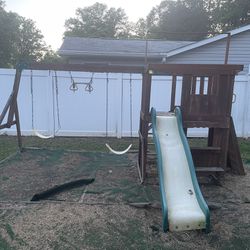 Backyard Discovery Swing Set Play House 