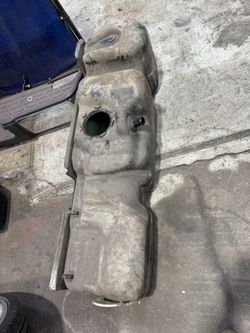 2013 GMC Sierra 1500 Gas tank