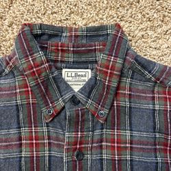 L.L. Bean Traditional Fit Scotch  Plaid Flannel Shirt Red Grey Mens Size Medium