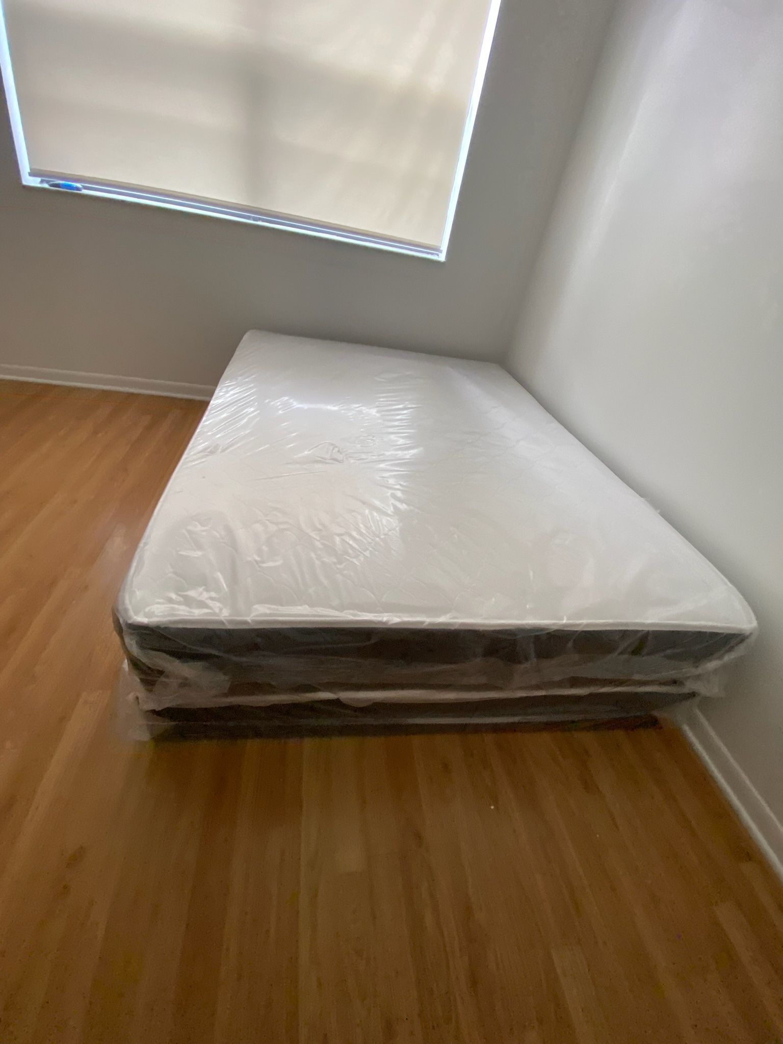 NEW FULL SIZE SET MATTRESS AND BOX SPR ING 2pcs