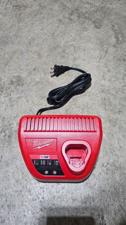 Milwaukee M12 Charger