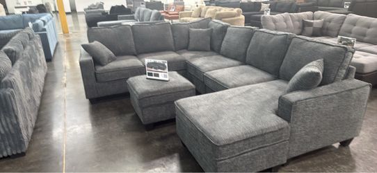 Gray sectional couch new in box / usb