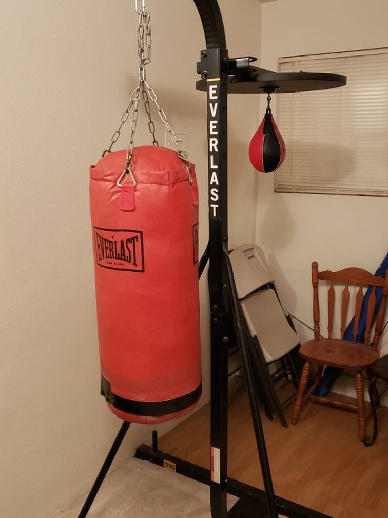 Everlast Dual Station Heavy Bag Stand With Punching Bags Included.