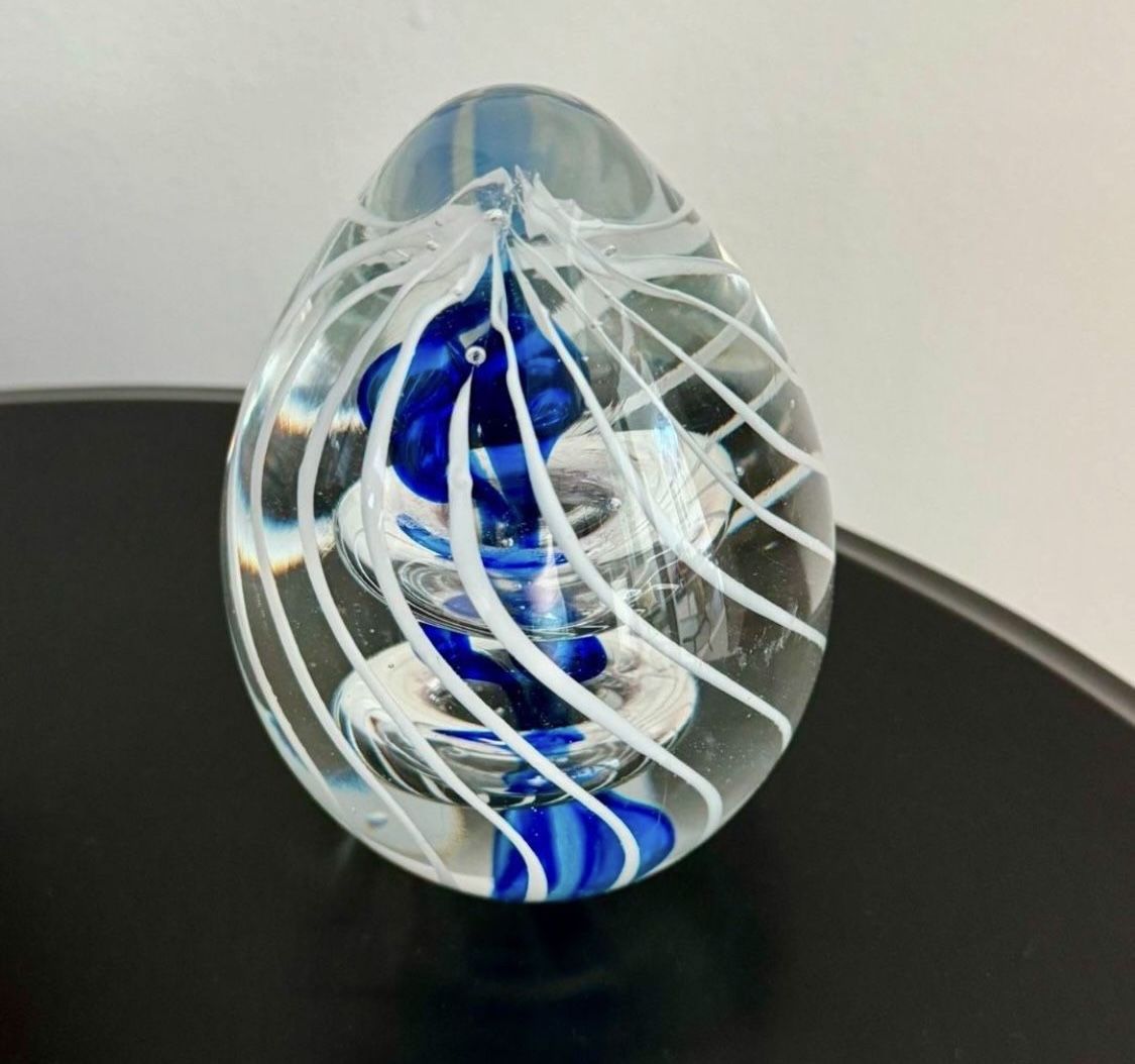 Vintage bullicante glass swirls white blue paperweight In good condition Approx 5” x 3.5” 3 pound in weight