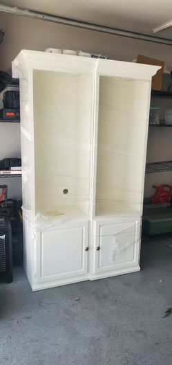 Bookshelves/bathroom shelving 43 l ×16 d ×76 h
Price to sell