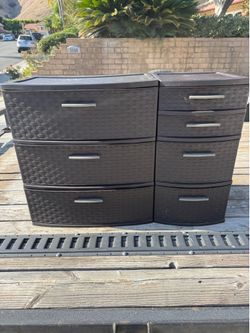 Plastic drawer storage