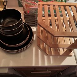 Dinnerware and Silverware With Plate Organizer