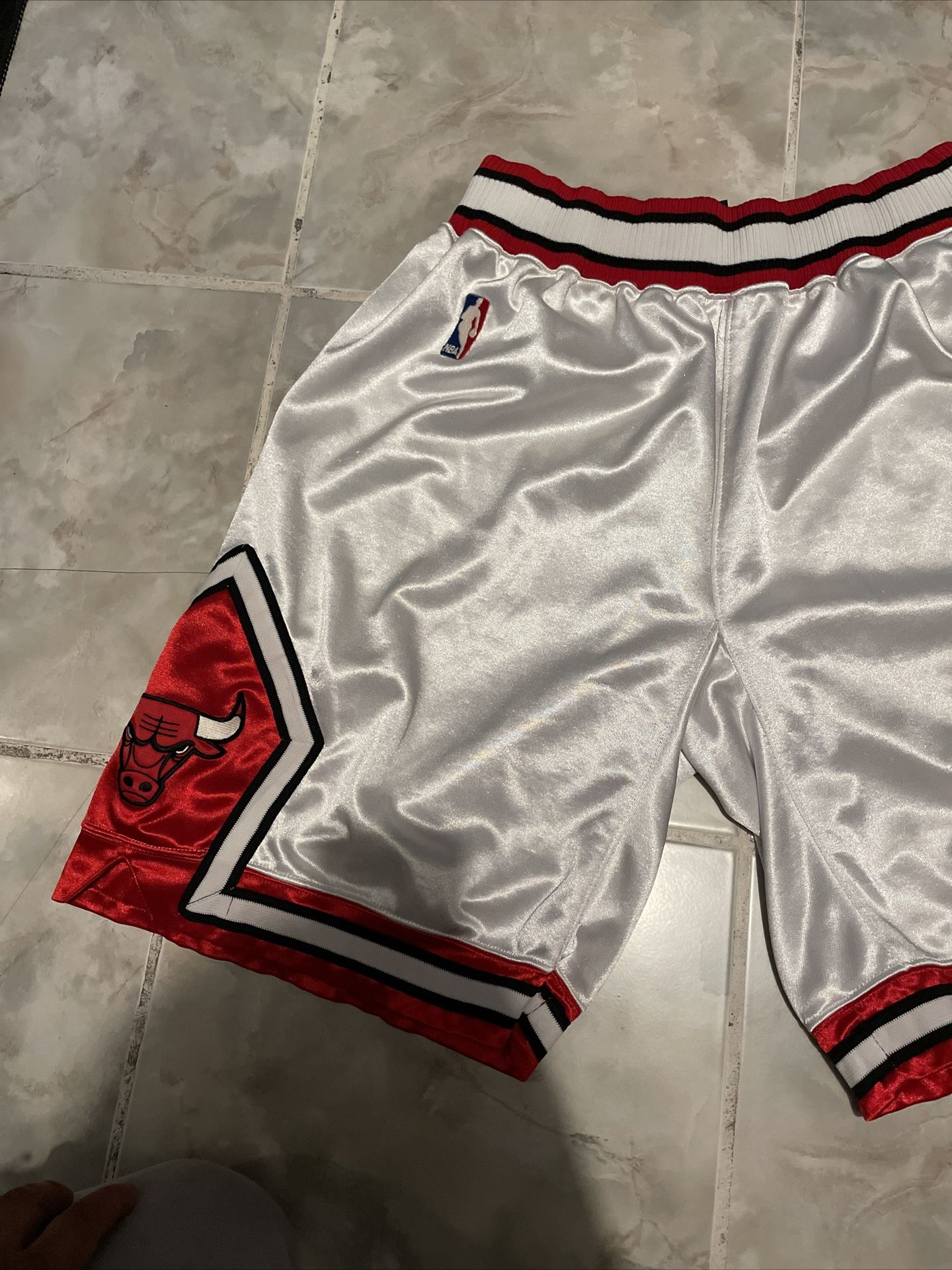 Adidas Chicago Bulls Game Worn Issued Shorts White Uniform NBA Size 32  & Accessories