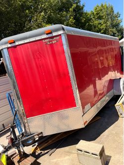 Red continental tráiler
