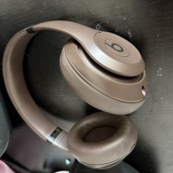 Beats Studio Pro Brown