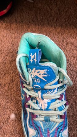 Lamelo,size 6,5,blue purple