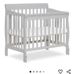 Mini crib