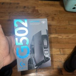 Logitech G502 Lightspeed Wireless Gaming Mouse with Hero 25K Sensor, PowerPlay Compatible, Tunable 