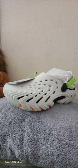Crocs mens size 9/womens size 11