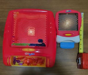 Combo Working Travel 2003 Hasbro Travel LITE BRITE FLAT SCREEN With PEGS & Regular Size.  pegs same