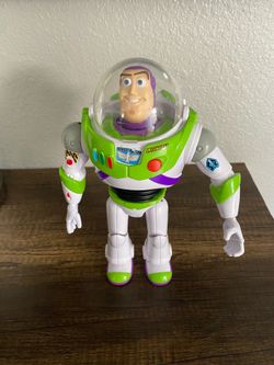 Disney Pixar Talking Buzz Light-year Figure With Karate Chop Motion and Sounds