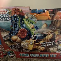 Thomas And Train Cave Collapse Set