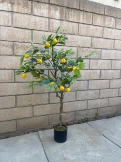 Romantic Season 4FT Artificial Lemon Tree, Fake Lemon Plant Pre Potted Faux Lemon Tree Plastic Lemon Fruit Tree for Home House Office Décor