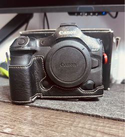 Canon EOS R5 Mark II – Like New | Under 1,000 Shutter Count