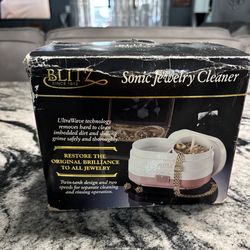 Jewelry cleaner