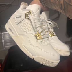 Jordan 4 Metallic Gold