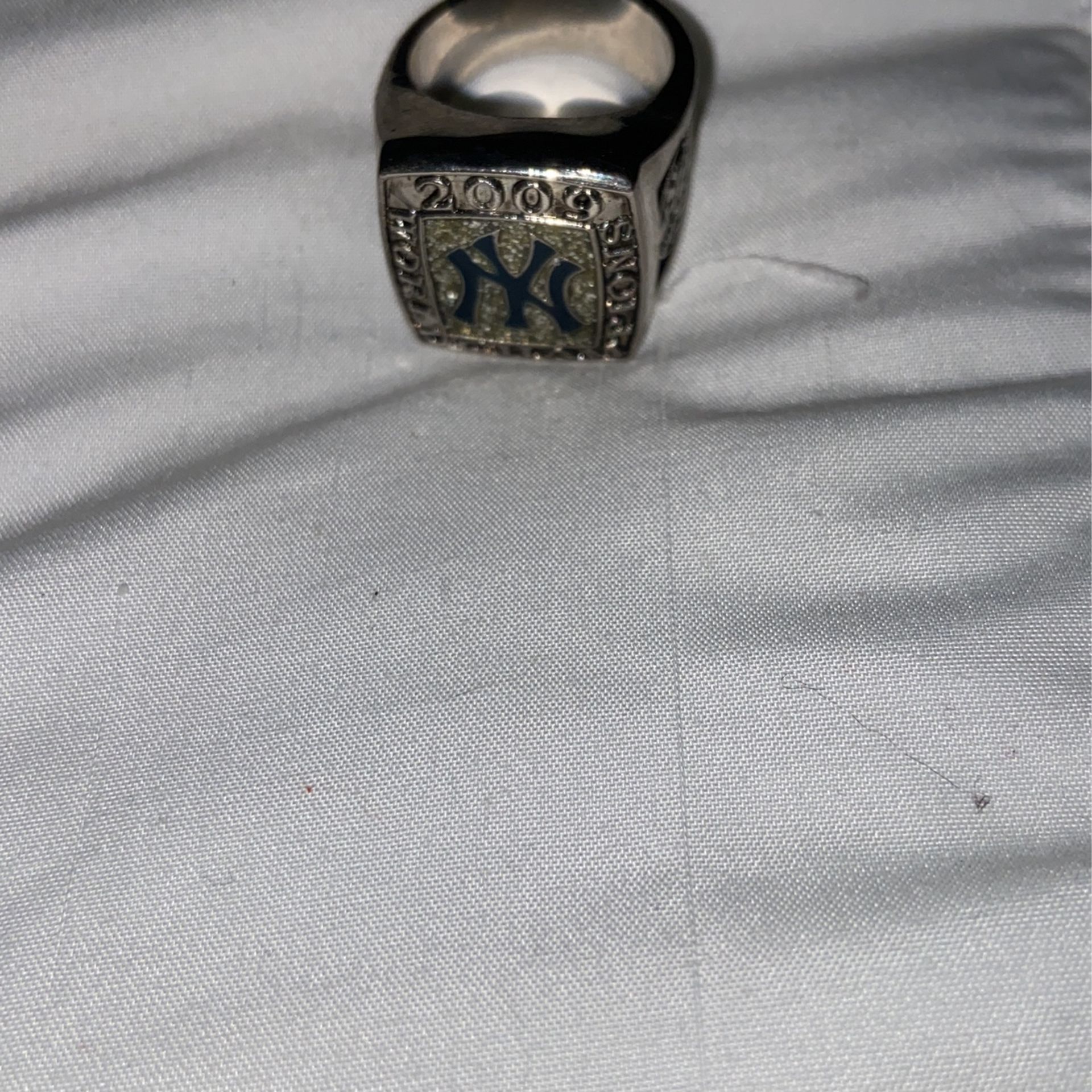 Men Steeling Silver New York Yankees Ring