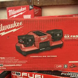 Milwaukee M18 18V Dual Bay Simultaneous Super Charger