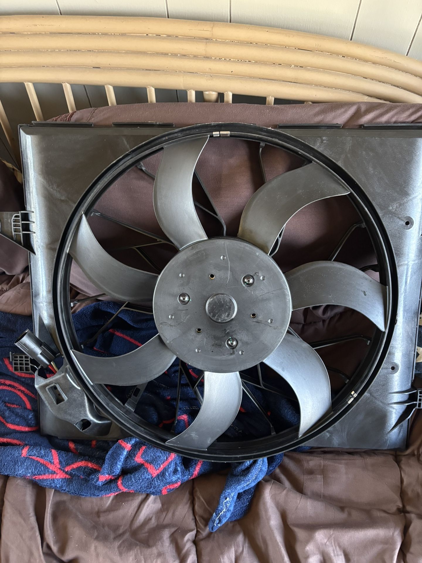 Heavy Duty Cooling Fan Assembly For 2011-13 Dodge Durango Jeep Grand Cherokee