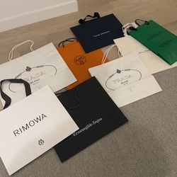 Free shopping  bags
