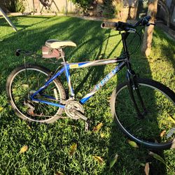 Trek mountain bike 26" wheels