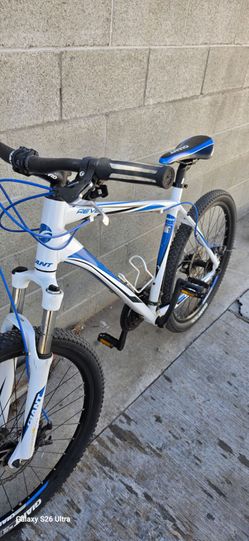 GIANT MOUNTAIN BIKE