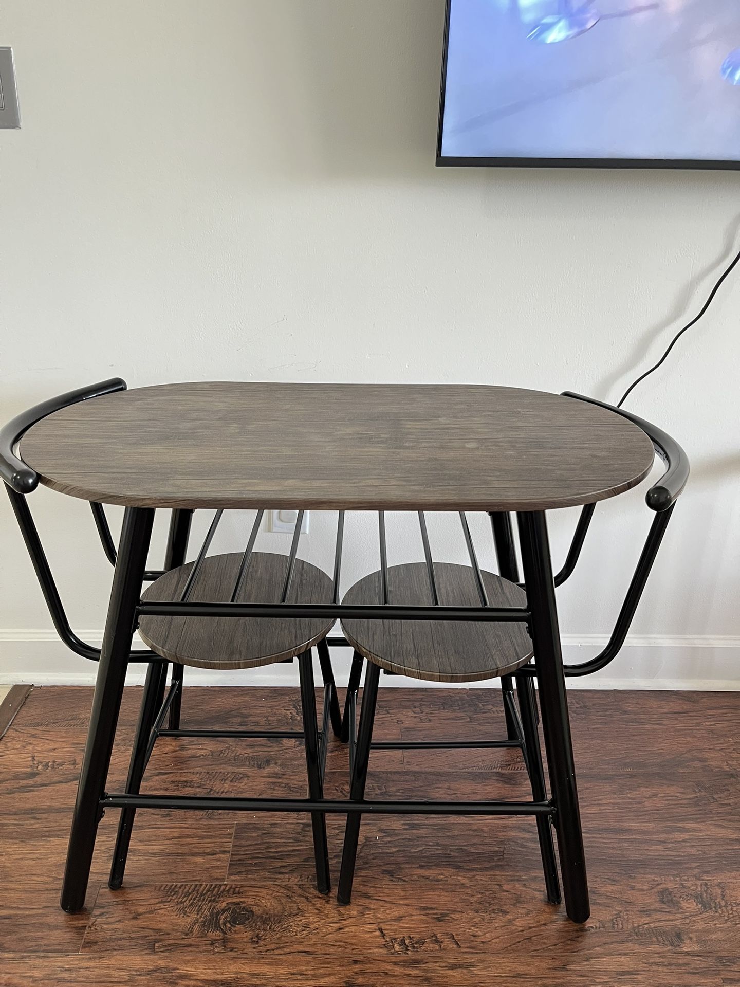 Table 2 Chairs Dining room 