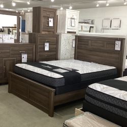 Juararo 4pc Queen Panel Bed Set