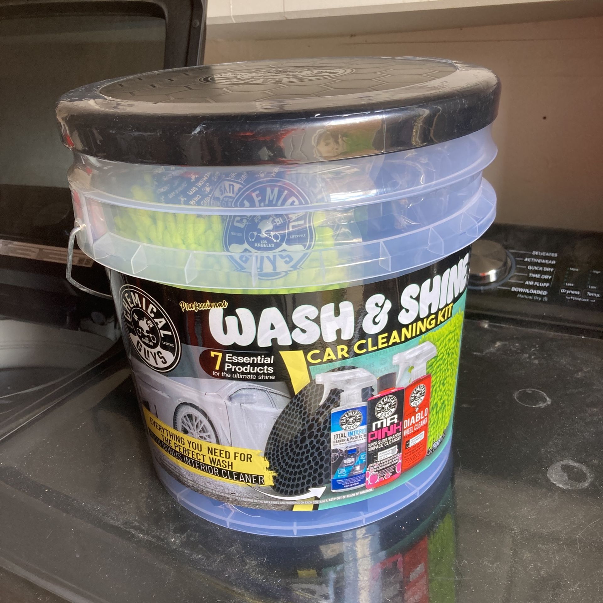 Chemical Guys Wash And Shine Car Cleaning Kit