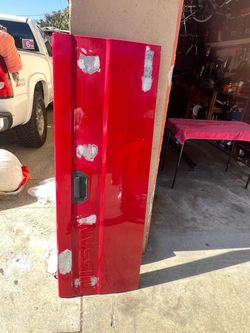 Nissan hardbody d21 tailgate