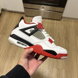 Jordan Retro 4 Fire Red 