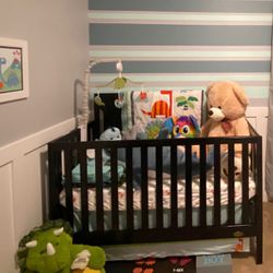 dream on me brand 5 in 1, cape cod style crib and toddler rail. Used 1 time $200 see description