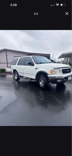 Ford expedition triton v 8