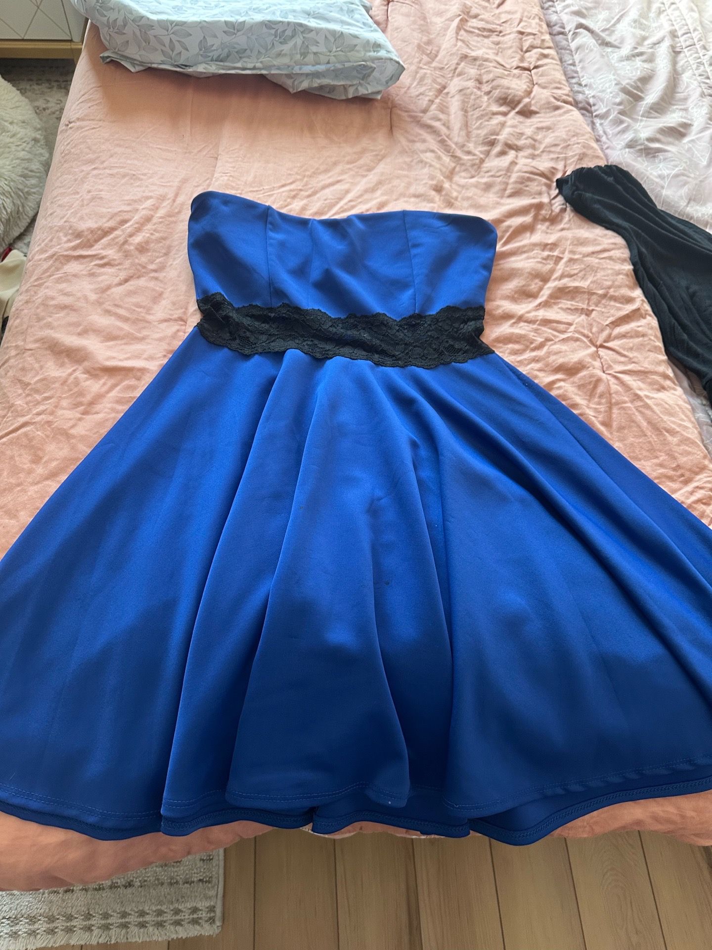 Free Blue strapless dress