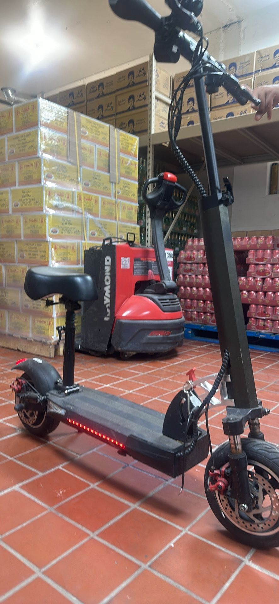 Electric scooter 32 mph with LEDs, turn signals, etc. Needs New Motor