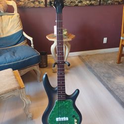 Ibanez GSR200SM-NGT Gio