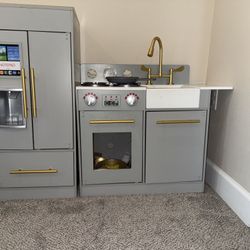TEAMSON KIDS LITTLE CHEF CHARLOTTE MODERN PLAY KITCHEN, SILVER GRAY/GOLD