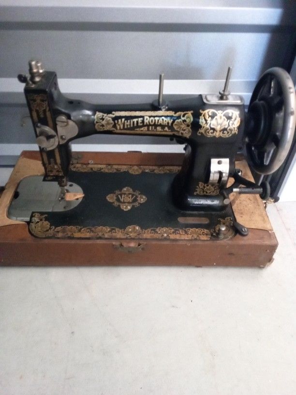 White Rotary Sewing Machine